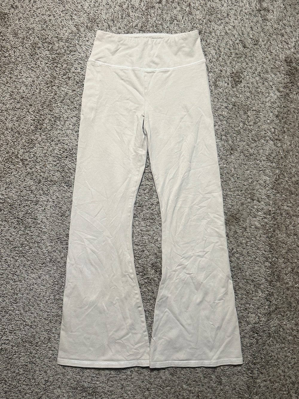 Hollister Ultra High Rise Flare Yoga Pant Small
